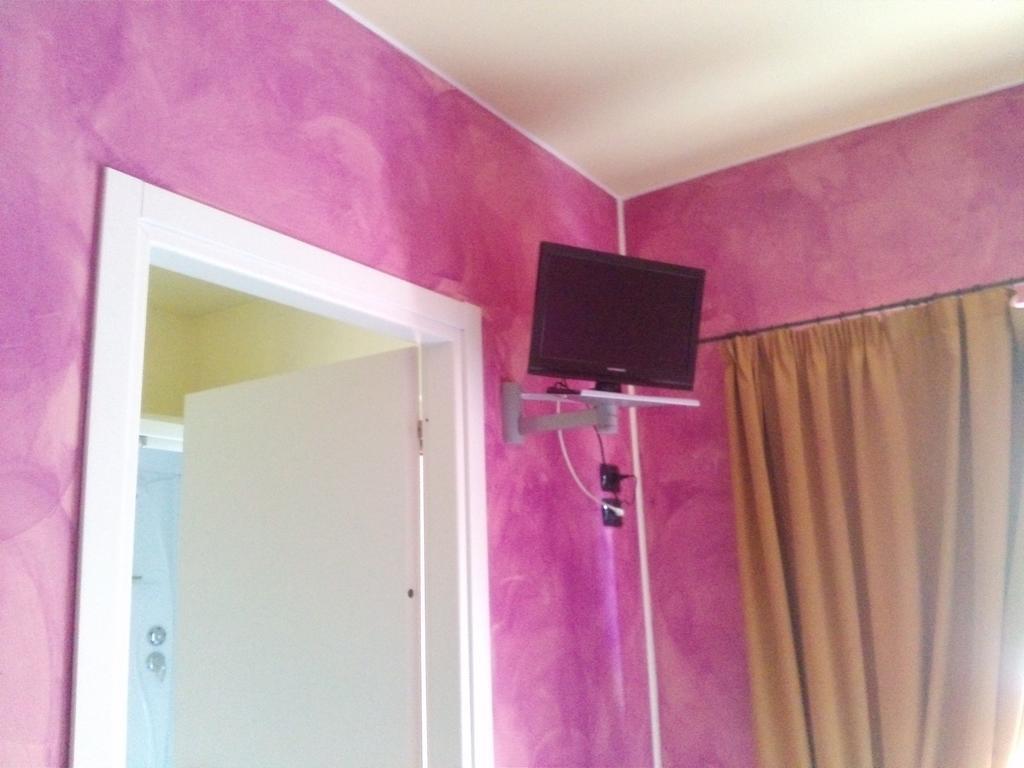 Hotel Empire Resort Iseo Quarto foto
