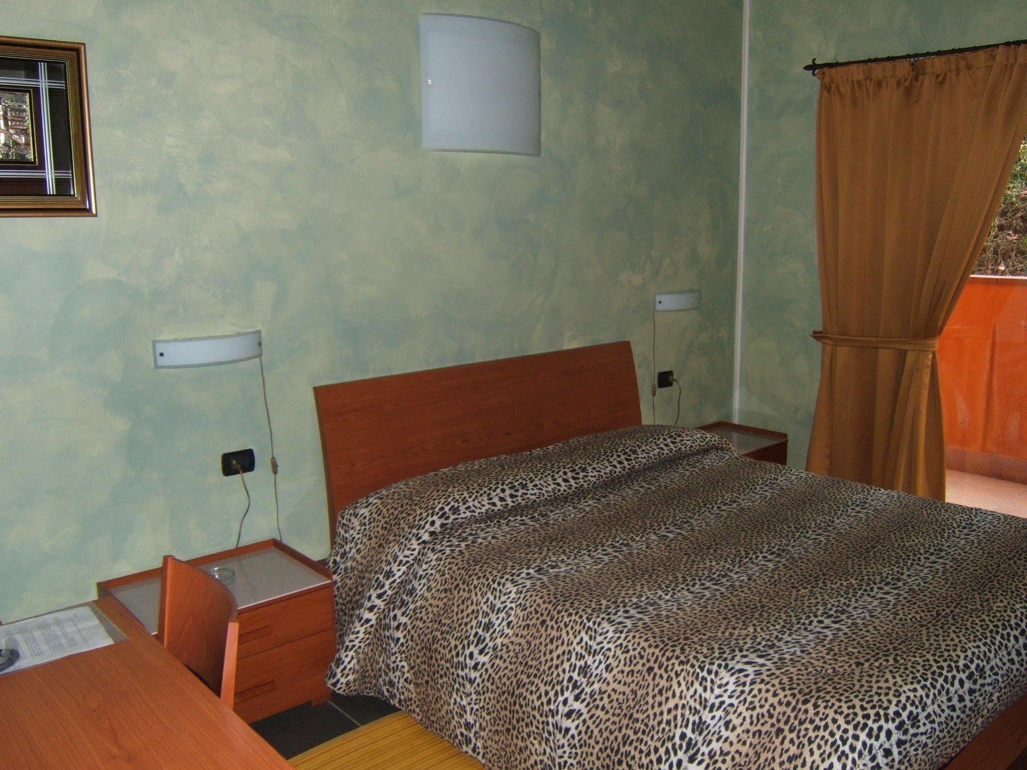 Hotel Empire Resort Iseo Exterior foto